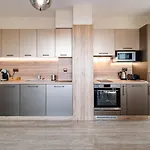 Metalex Garden 2bdrm Luxury アパート *