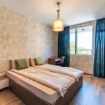 アパート Metalex Garden 2bdrm Luxury