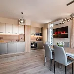 Metalex Garden 2bdrm Luxury アパート ヴァルナ