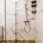 Metalex Garden 2bdrm Luxury