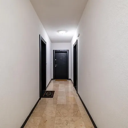 Metalex Garden 2bdrm Luxury アパート *