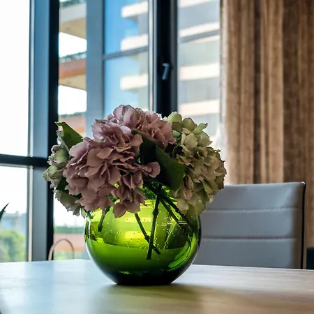 Апартаменты Metalex Garden 2bdrm Luxury *