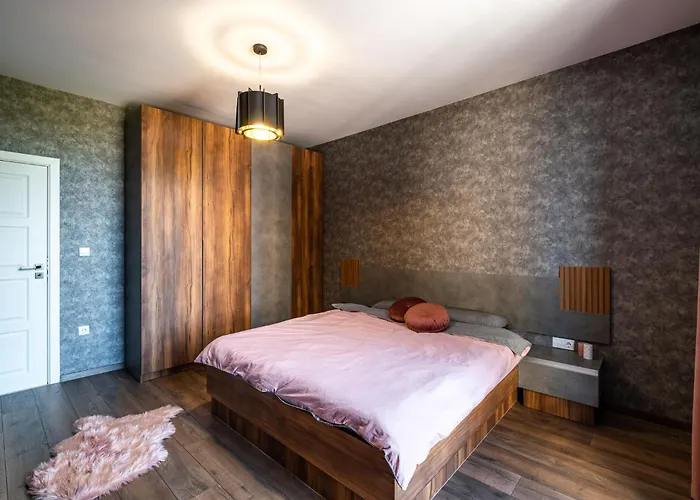 Metalex Garden 2bdrm Luxury Apartament *